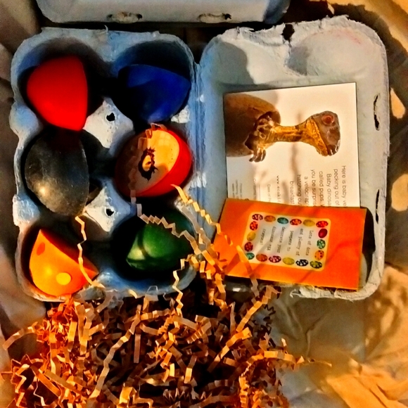 Dinosaur eggs beeswax crayons bogo free - Picture 1 of 12